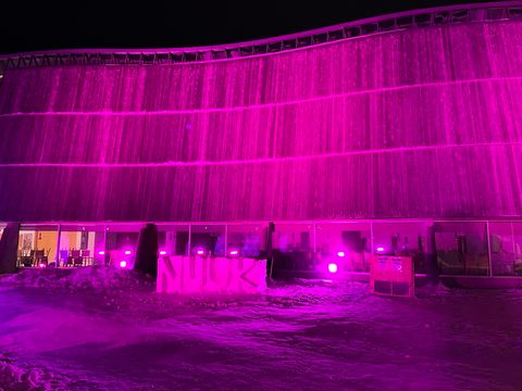 Katuaq in Pink