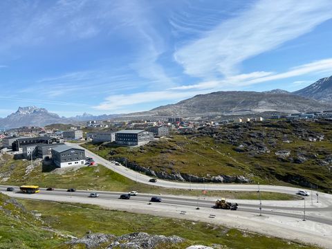 Overlooking the Roads of Eqalugalinnguanut and Issortarfimmut